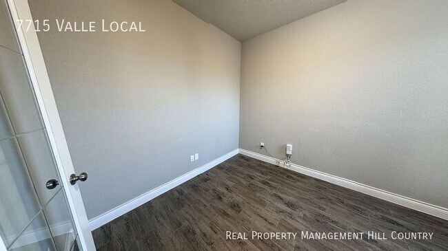 Building Photo - 7715 Valle Local