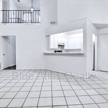 Building Photo - 1705 La Salle Dr