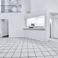 Building Photo - 1705 La Salle Dr