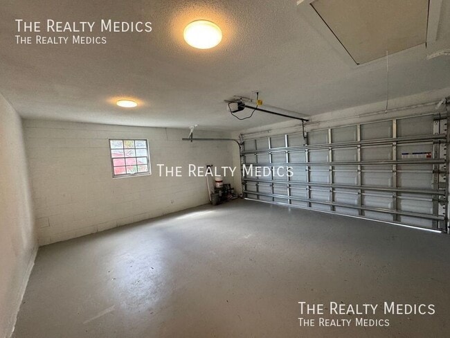Building Photo - 1718 Palmer Ln