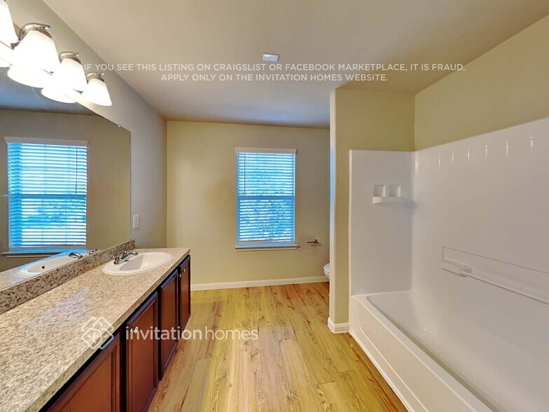 Building Photo - 18723 Dennington Dr