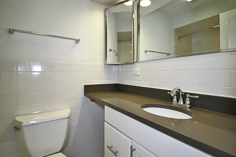 Building Photo - 231 E Chestnut St