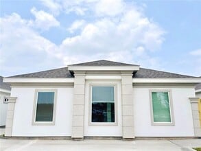 Building Photo - 1605 Molino Dr