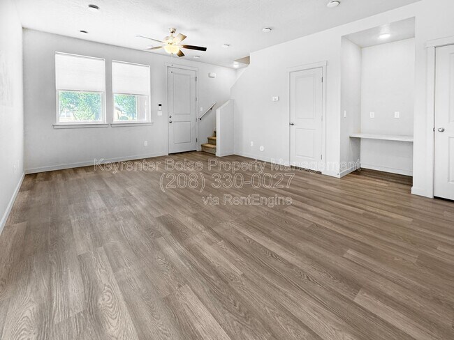 Building Photo - 2304 E Spice Lp