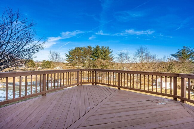 Building Photo - WELLER ESTATES