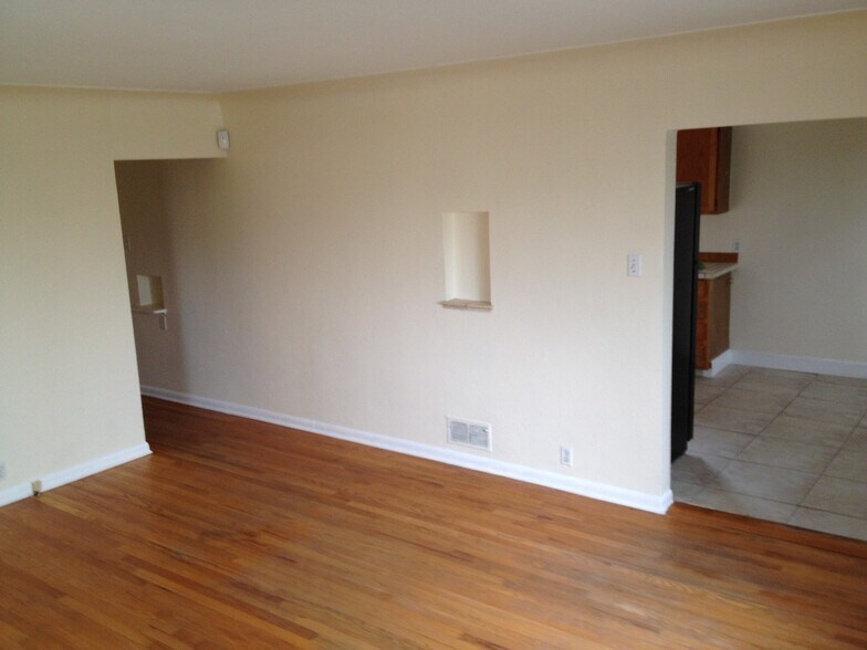 Building Photo - 1532 Tamarac St