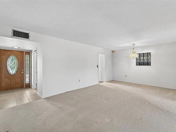 Building Photo - 2316 Lyndhurst Dr
