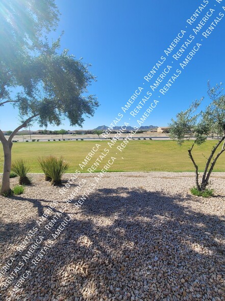 Building Photo - 21021 E Pecan Ln
