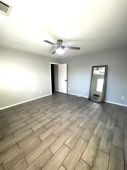 Building Photo - 12732 Roberto Nunez Ln