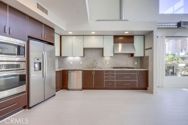 Building Photo - 3 Delancy