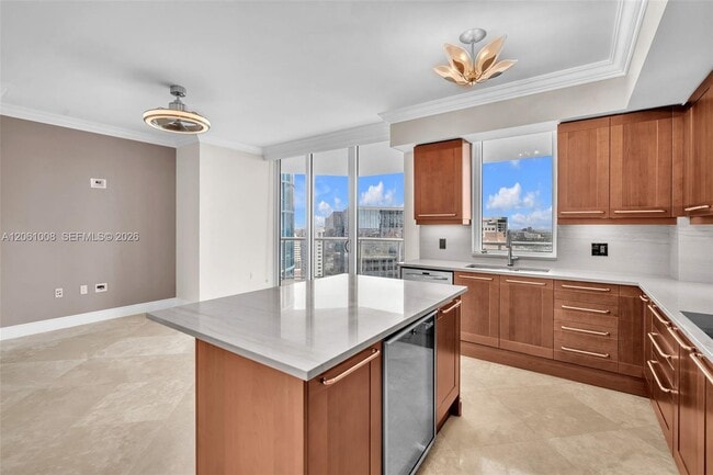 Building Photo - 333 Las Olas Way
