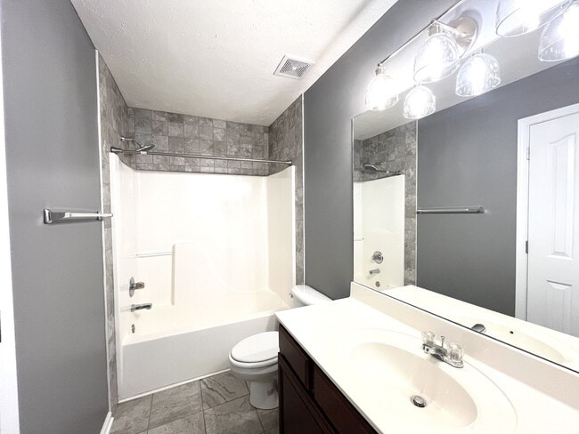 Building Photo - INDIAN PARK END UNIT TOWNHOME!