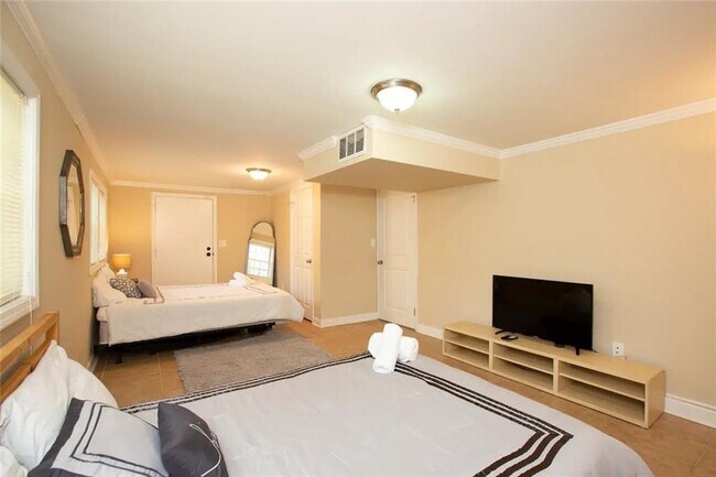 Building Photo - 4035 Brookcrest Cir