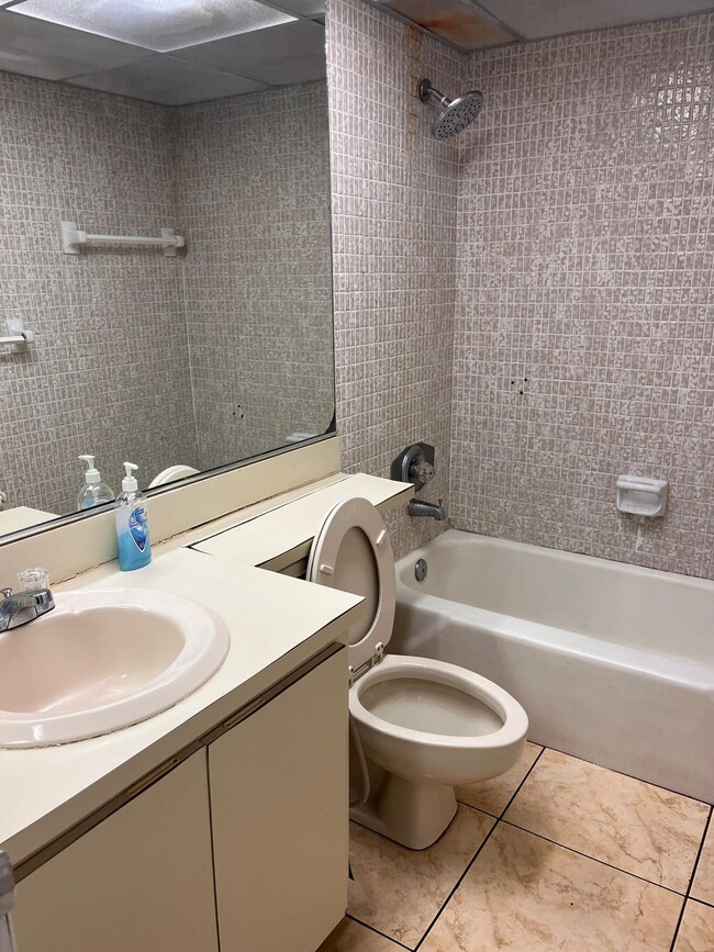 Bathroom - 2201 Brickell Ave