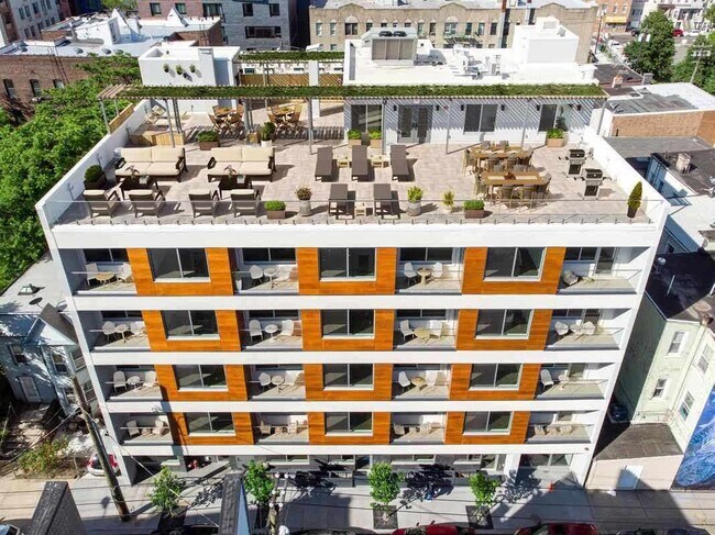Building Photo - 65 Newkirk St