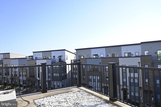 Building Photo - 2527 Emerald Branch Dr