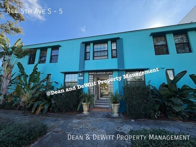 Building Photo - 844 5th Ave S