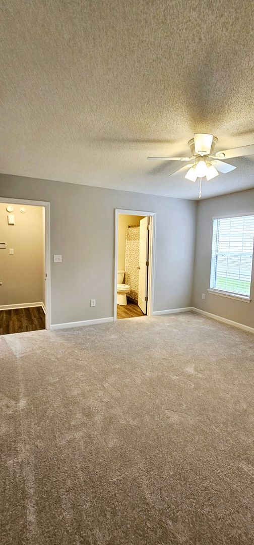 Building Photo - Spacious 2-Bed, 2-Bath Home with Modern Co...