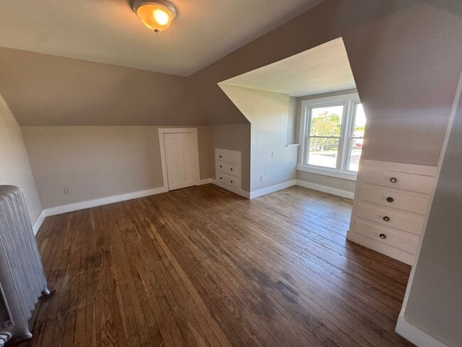 Building Photo - 463 Mammoth Rd