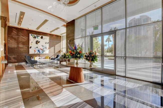 Building Photo - Turnberry Towers 2705W-City/Golf Course Views from this Stunning 1Bd/1.5Ba Residence