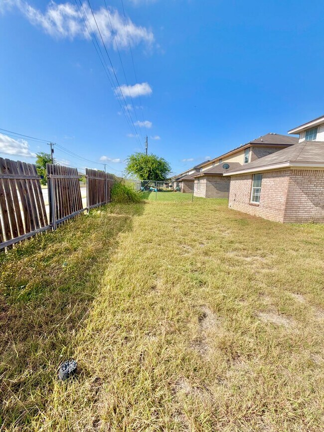 Building Photo - 4302 Alan Kent Dr