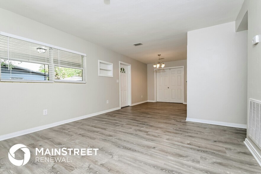 Building Photo - 1540 Huntington St