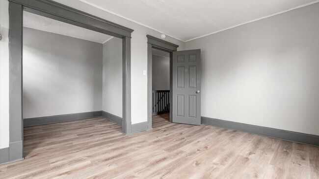 Building Photo - 279 Hudson Ave