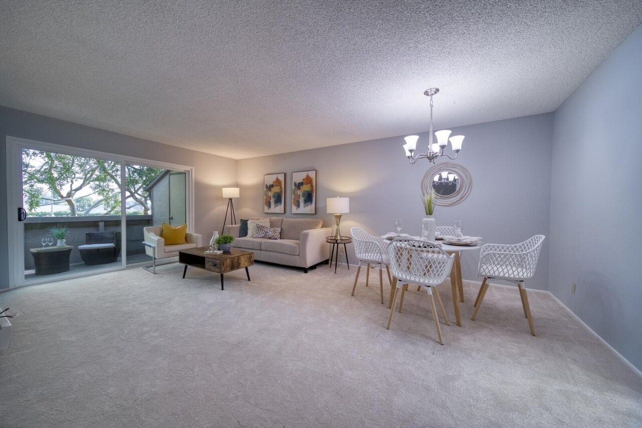 Living room - 1178 N Abbott Ave