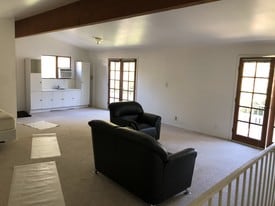 Building Photo - 923 Oxford Ave