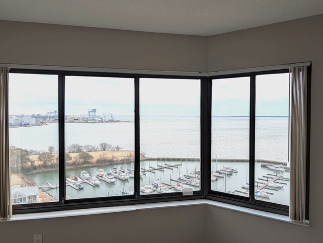 Building Photo - 7505 River Rd