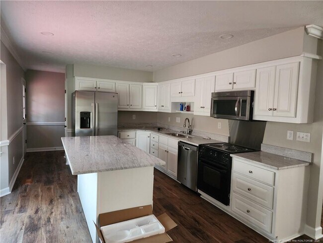 Building Photo - 1303 Middle Rd