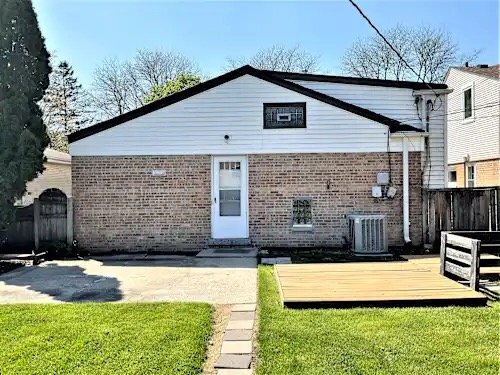 Building Photo - 9087 Forestview Rd