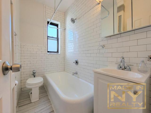 Building Photo - 1 bedroom in ASTORIA NY 11106