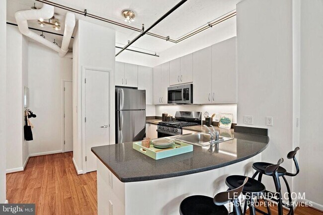 Building Photo - 1300 N Street NW-#106
