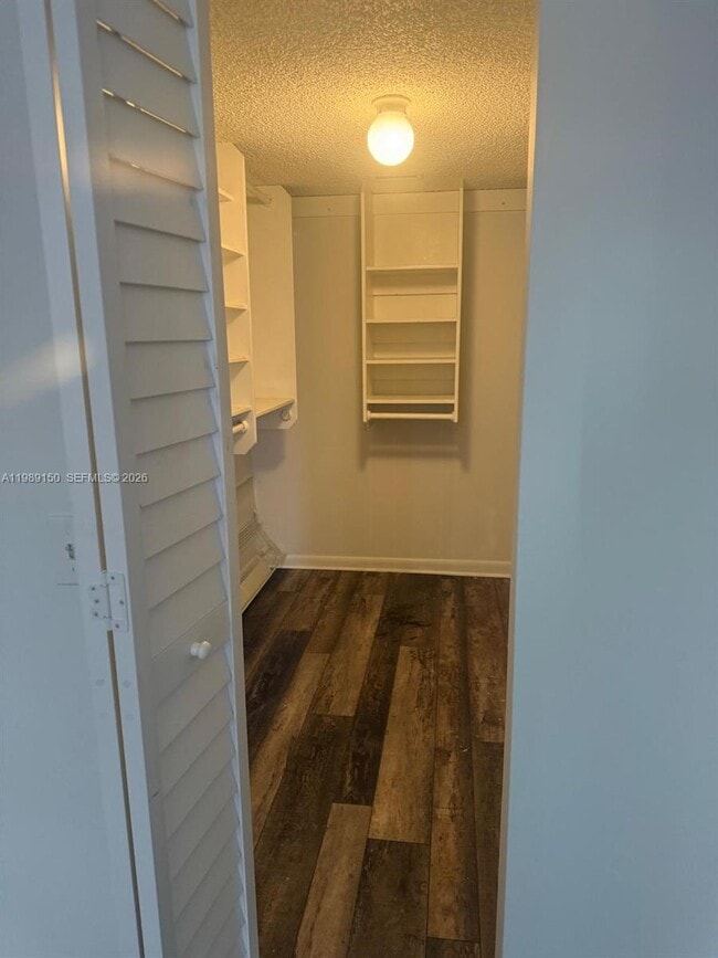 Building Photo - 109 Lake Emerald Dr