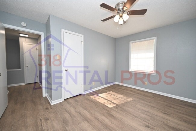 Building Photo - 2207 Lily Dr