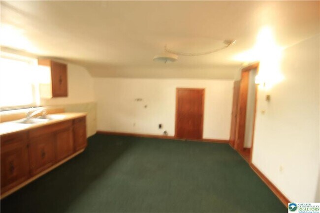 Building Photo - 419 Diamond St