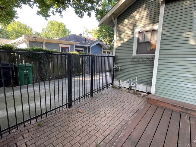 Building Photo - 4621 Michaux St