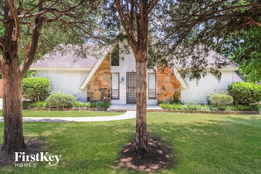 Building Photo - 6041 Colonyhill Dr