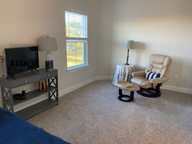 Building Photo - Furnished luxury riverfront condo for rent