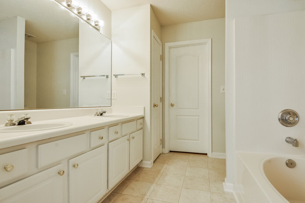 Building Photo - 225 Honeywell Way