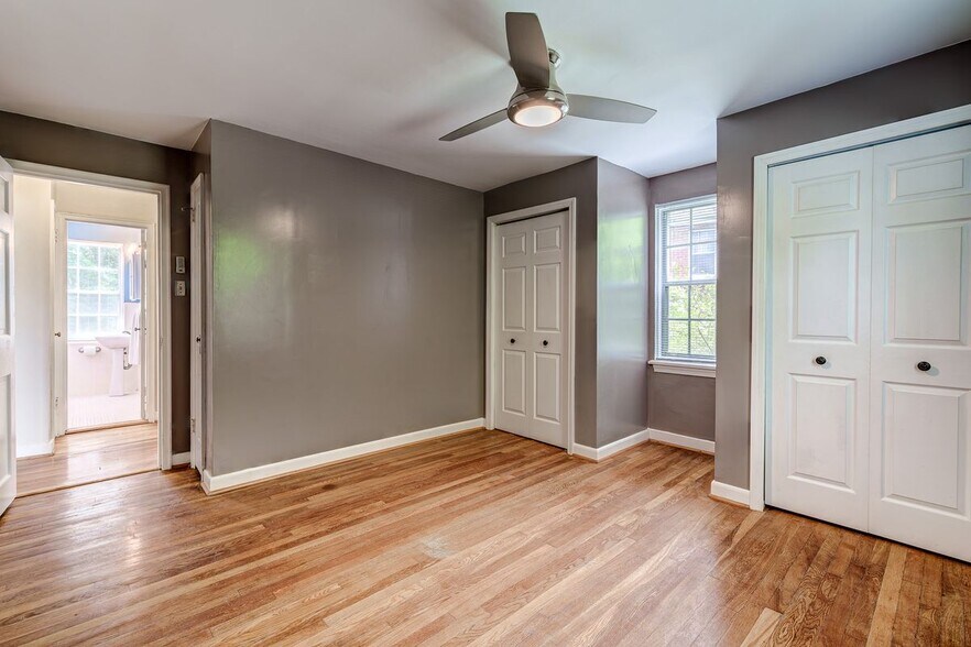 Building Photo - 109 E Glebe Rd