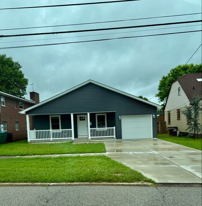 Primary Photo - 2932 Virginia Ave