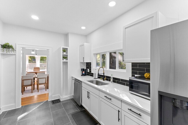 Building Photo - 3750 Totem Ln