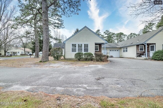 Building Photo - 8B Maplewood Dr