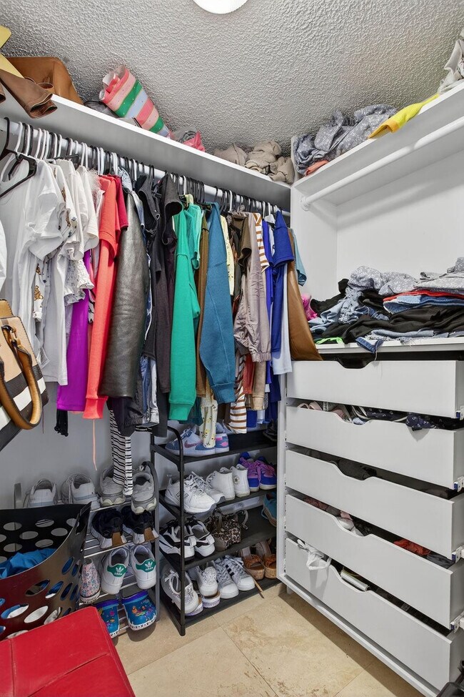 Building Photo - 2671 S Course Dr