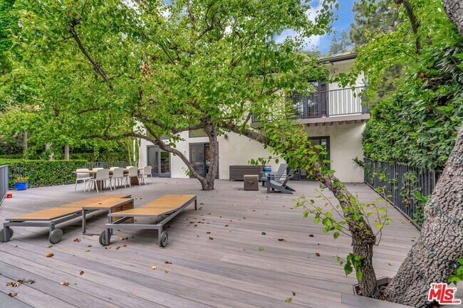 Building Photo - 3906 Alta Mesa Dr