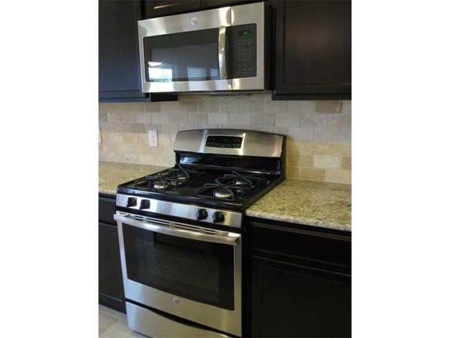 Building Photo - 370 Evening Star