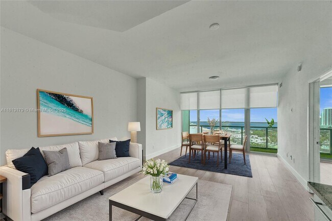 Building Photo - 888 Biscayne Blvd