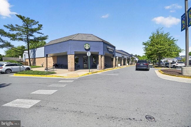 Building Photo - 1957 Villaridge Dr